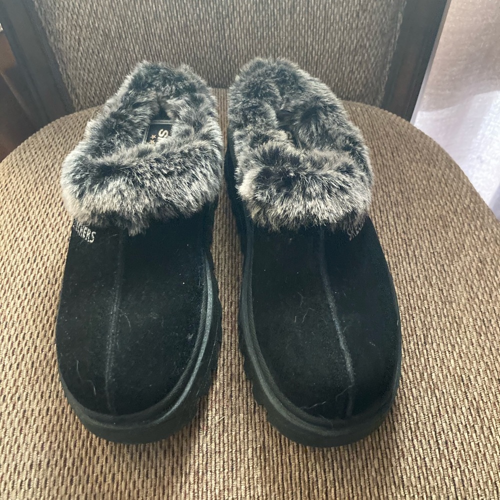 Skechers furry mules